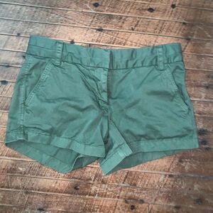 J Crew green preppy flat front size 2 normcore chino shorts